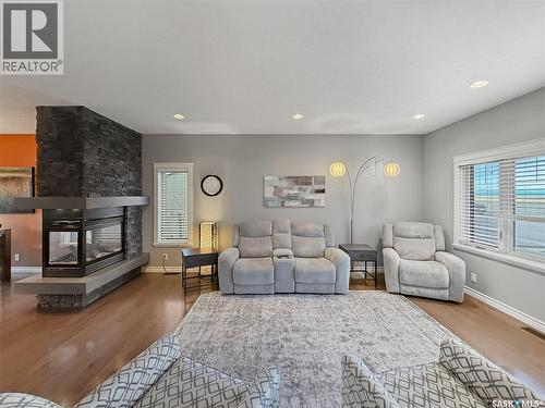 860 Colonel Otter Drive, Swift Current, SK - Indoor Photo Showing Living Room