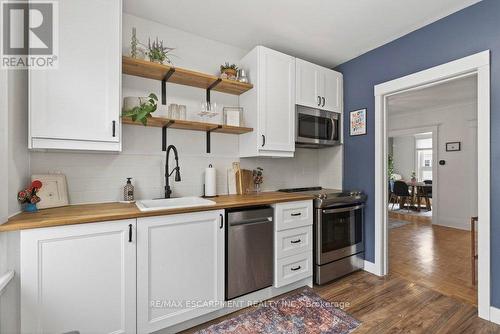 19 Huxley Avenue N, Hamilton, ON 