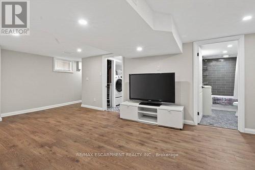 19 Huxley Avenue N, Hamilton, ON - Indoor