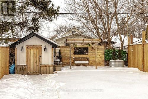 19 Huxley Avenue N, Hamilton, ON - Outdoor