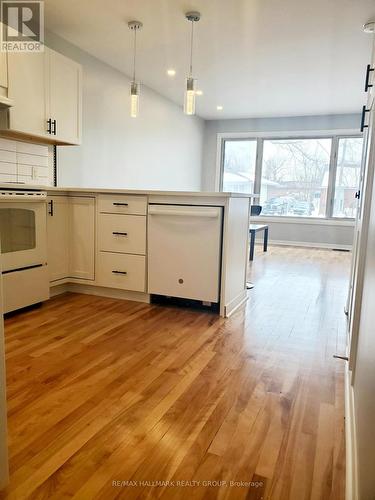 1329 Bloomsbury Crescent, Ottawa, ON - Indoor Photo Showing Kitchen