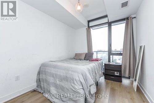 323 - 86 Dundas St. Street E, Mississauga, ON - Indoor Photo Showing Bedroom