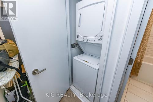 323 - 86 Dundas St. Street E, Mississauga, ON - Indoor Photo Showing Laundry Room