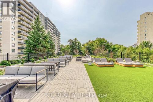 323 - 86 Dundas St. Street E, Mississauga, ON - Outdoor