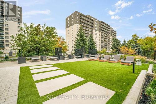 323 - 86 Dundas St. Street E, Mississauga, ON - Outdoor With Facade