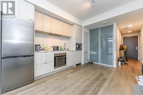 323 - 86 Dundas St. Street E, Mississauga, ON - Indoor Photo Showing Kitchen