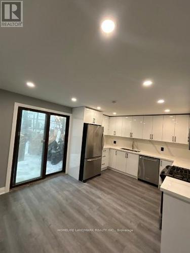 214 Burlington Street E, Hamilton, ON - Indoor Photo Showing Kitchen