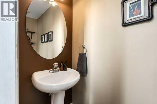 28 Everstone Way Sw, Calgary, AB 