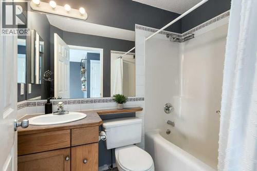 28 Everstone Way Sw, Calgary, AB 