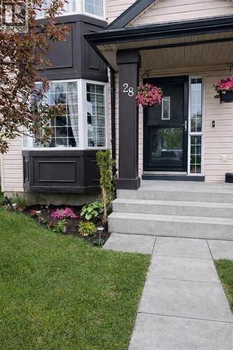 28 Everstone Way Sw, Calgary, AB 