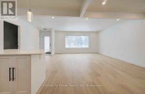 328 The Country Way, Kitchener, ON - Indoor Photo Showing Other Room