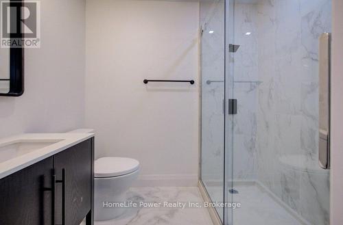 328 The Country Way, Kitchener, ON - Indoor Photo Showing Bathroom