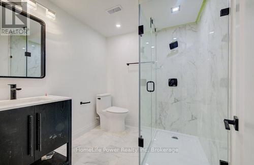 328 The Country Way, Kitchener, ON - Indoor Photo Showing Bathroom
