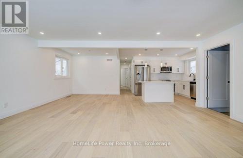 328 The Country Way, Kitchener, ON - Indoor Photo Showing Kitchen
