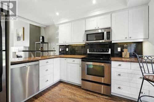 479 Blathwayte Lane, Burlington, ON - Indoor Photo Showing Kitchen