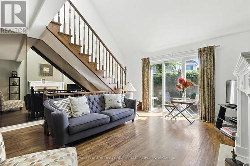 479 Blathwayte Lane, Burlington, ON - Indoor Photo Showing Living Room