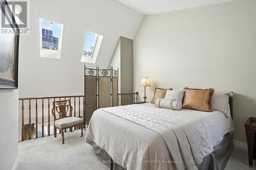 479 Blathwayte Lane, Burlington, ON - Indoor Photo Showing Bedroom