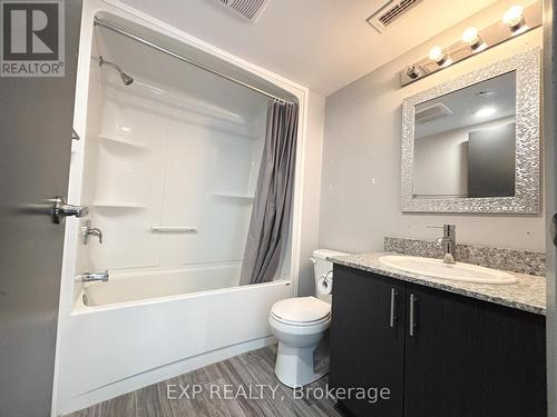 F504 - 275 Larch Street, Waterloo, ON - Indoor Photo Showing Bathroom