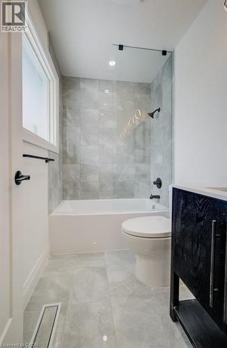 328 The Country Way, Kitchener, ON - Indoor Photo Showing Bathroom
