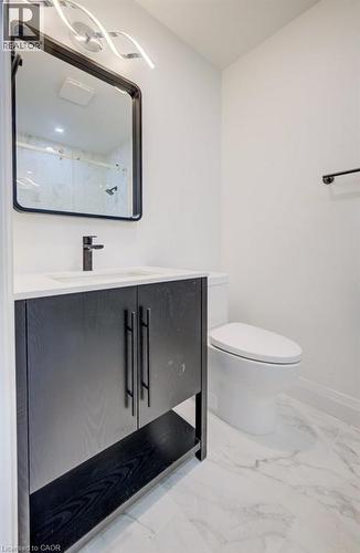 328 The Country Way, Kitchener, ON - Indoor Photo Showing Bathroom