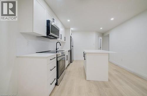 328 The Country Way, Kitchener, ON - Indoor Photo Showing Kitchen