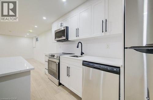 328 The Country Way, Kitchener, ON - Indoor Photo Showing Kitchen With Stainless Steel Kitchen