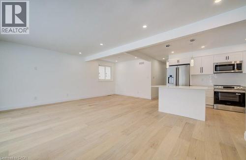 328 The Country Way, Kitchener, ON - Indoor Photo Showing Kitchen