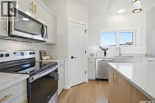 34 Taskamanwa Terrace, Saskatoon, SK - Indoor Photo Showing Kitchen With Upgraded Kitchen