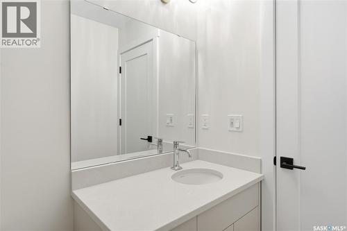 34 Taskamanwa Terrace, Saskatoon, SK - Indoor Photo Showing Bathroom