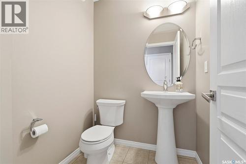 7 365 Dawson Crescent, Saskatoon, SK - Indoor Photo Showing Bathroom