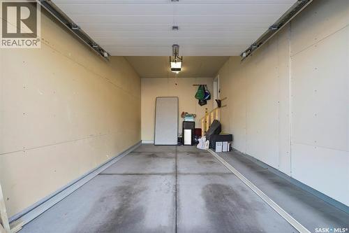 7 365 Dawson Crescent, Saskatoon, SK - Indoor Photo Showing Garage