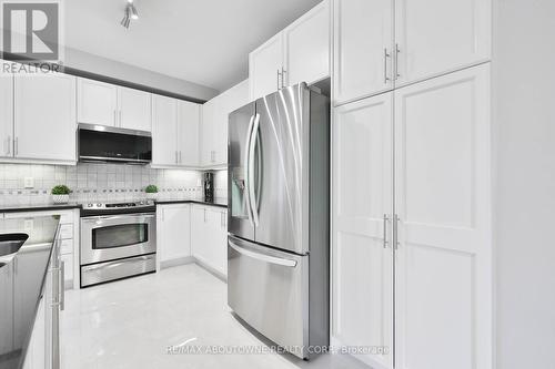 3262 Skipton Lane, Oakville, ON - Indoor Photo Showing Kitchen With Stainless Steel Kitchen