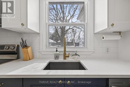 34 Devonshire Avenue, London South (South G), ON - Indoor Photo Showing Kitchen