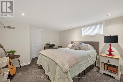 34 Devonshire Avenue, London South (South G), ON - Indoor Photo Showing Bedroom