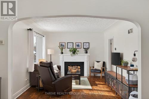 34 Devonshire Avenue, London South (South G), ON - Indoor Photo Showing Other Room With Fireplace