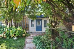 Storage shed at the back of the yard - 