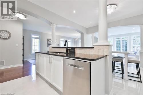 3262 Skipton Lane, Oakville, ON - Indoor Photo Showing Kitchen