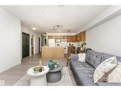 #307 10311 111 ST NW  Edmonton, AB T5K 2Y8