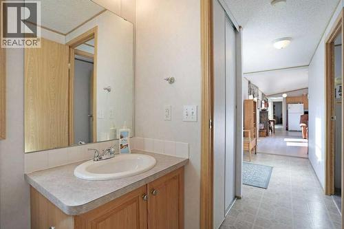 4 Meadowplace Green E, Brooks, AB 