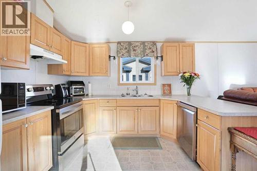 4 Meadowplace Green E, Brooks, AB 