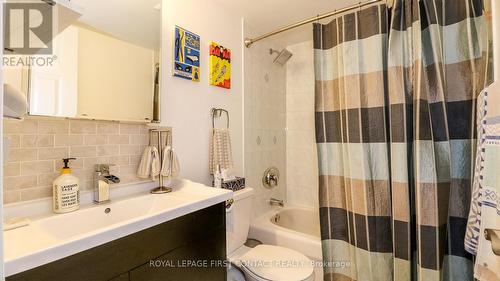 719 - 10 Laidlaw Street, Toronto, ON - Indoor Photo Showing Bathroom