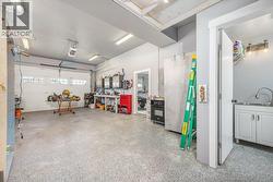 Single Garage with 2 piece bathroom - 