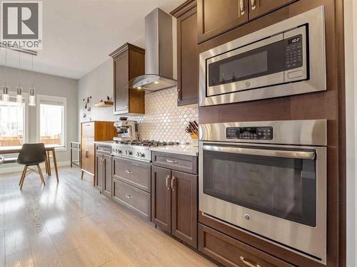 166 Crocus Terrace W, Lethbridge, AB - Indoor Photo Showing Kitchen With Stainless Steel Kitchen With Upgraded Kitchen