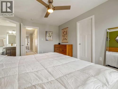 166 Crocus Terrace W, Lethbridge, AB - Indoor Photo Showing Bedroom