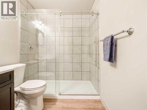 166 Crocus Terrace W, Lethbridge, AB - Indoor Photo Showing Bathroom