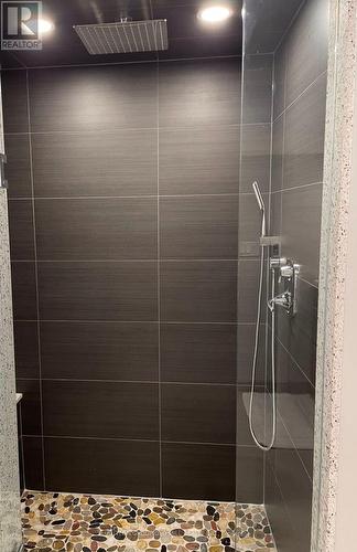 Lower - 79 Barrhead Crescent, Toronto, ON - Indoor Photo Showing Bathroom