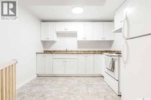 11 Schwager Crescent, Saskatoon, SK - Indoor Photo Showing Kitchen