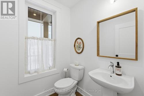 130 Fifth Street, Collingwood, ON - Indoor Photo Showing Bathroom