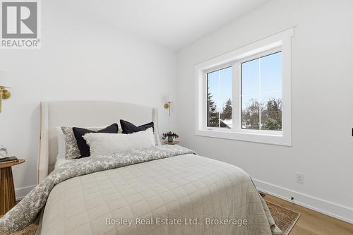 130 Fifth Street, Collingwood, ON - Indoor Photo Showing Bedroom