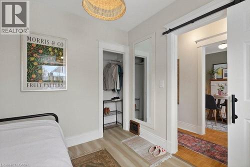 19 Huxley Avenue N, Hamilton, ON - Indoor